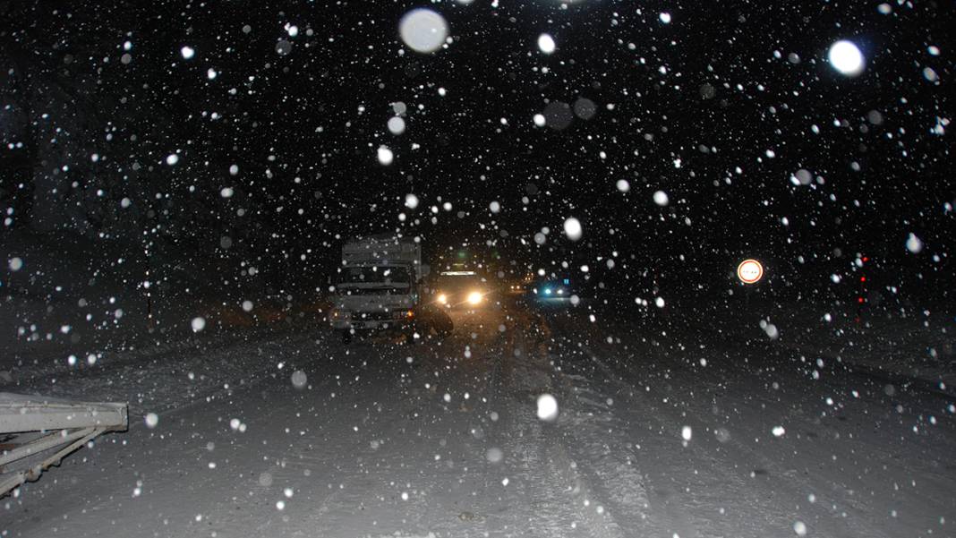 Alacabel'e lapa lapa yağdı: Kar 30 santimetreye ulaştı 1